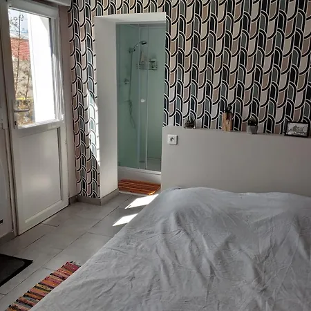 Avec Un Acces Independant Et Salle De Bain Et Toilette Privatifs Marquette lez Lille